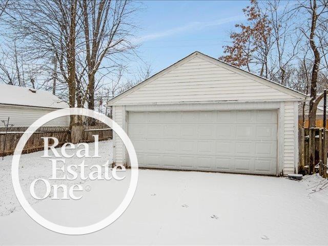 1200 Roslyn Road Grosse Pointe, MI 48236 - Photo 30 of 31 50139075-0914F35C-1527-4087-8D6D-D10BCCBBFAA7.JPG