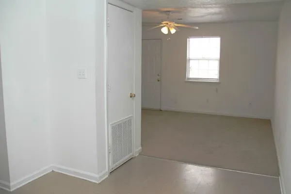 $850 | 1375 Thompsonville Lane, Unit 1A, Oak Grove, KY 42262