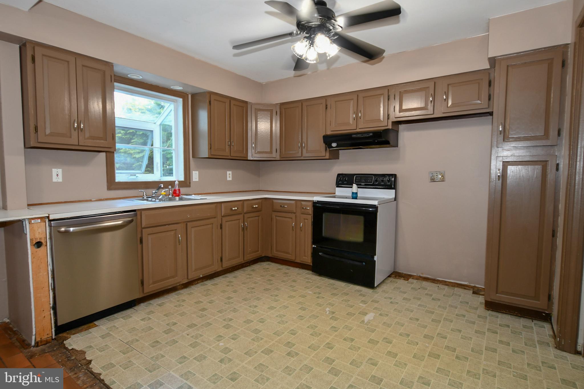 2025 Allentown Road Quakertown, PA 18951 - Photo 8 of 30