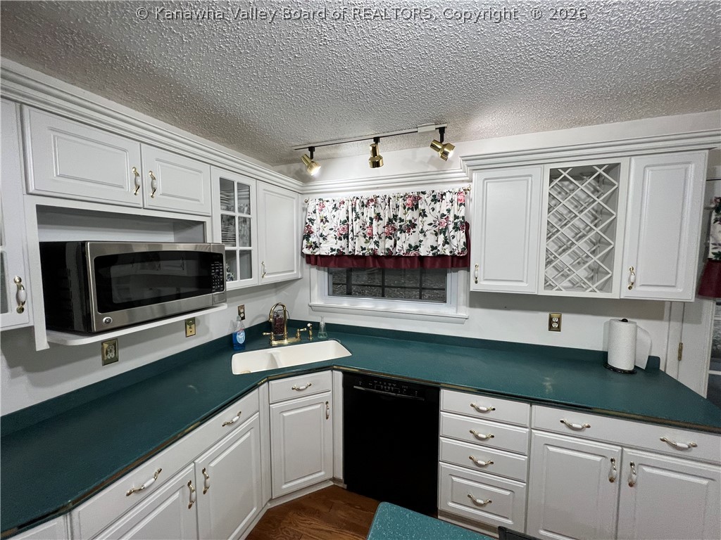 19 Jims Branch Road Lake, WV 25121 - Photo 8 of 39 Kitchen