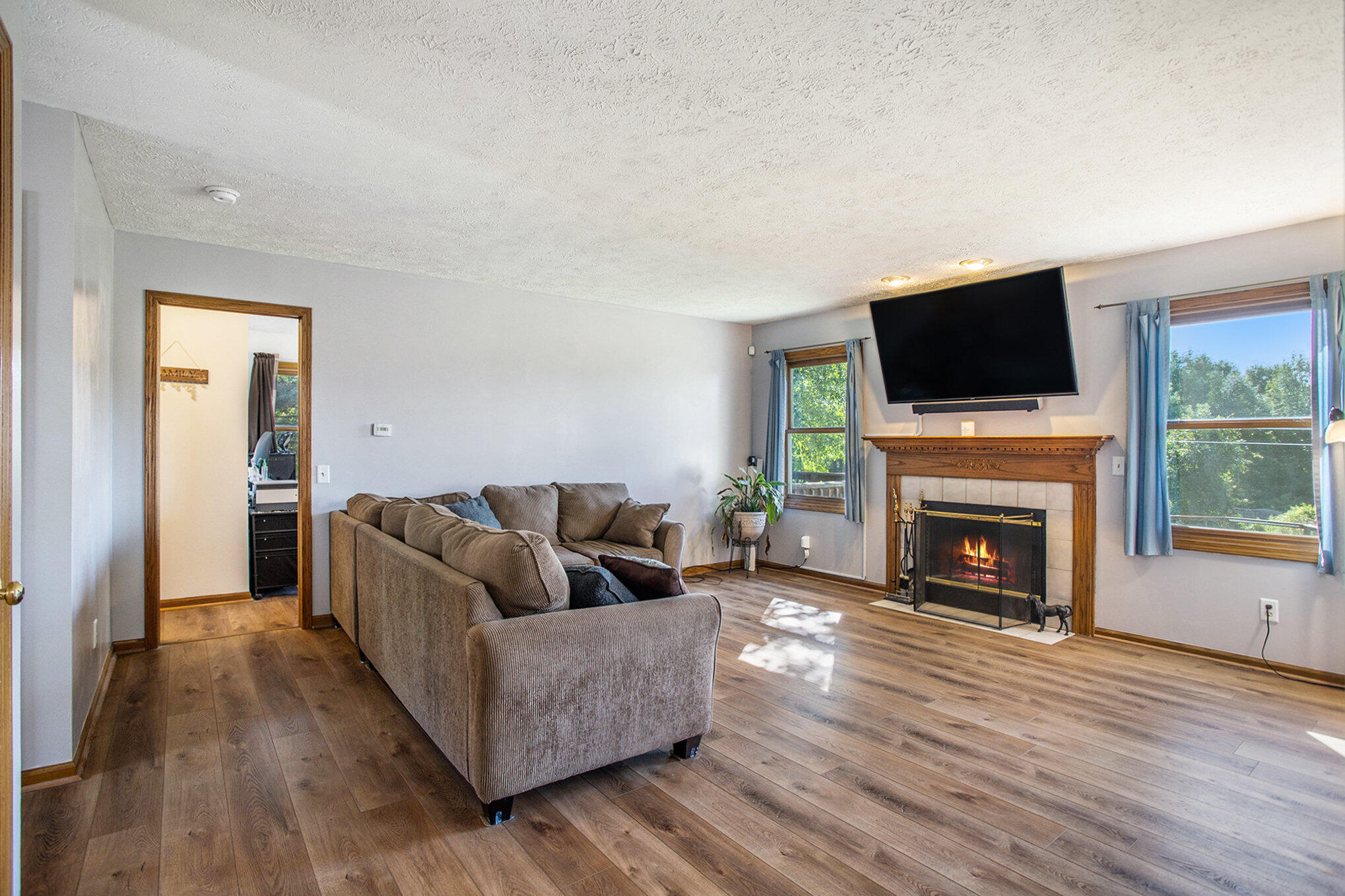7060 Marshall Road Olivet, MI 49076 - Photo 4 of 35 Living Room