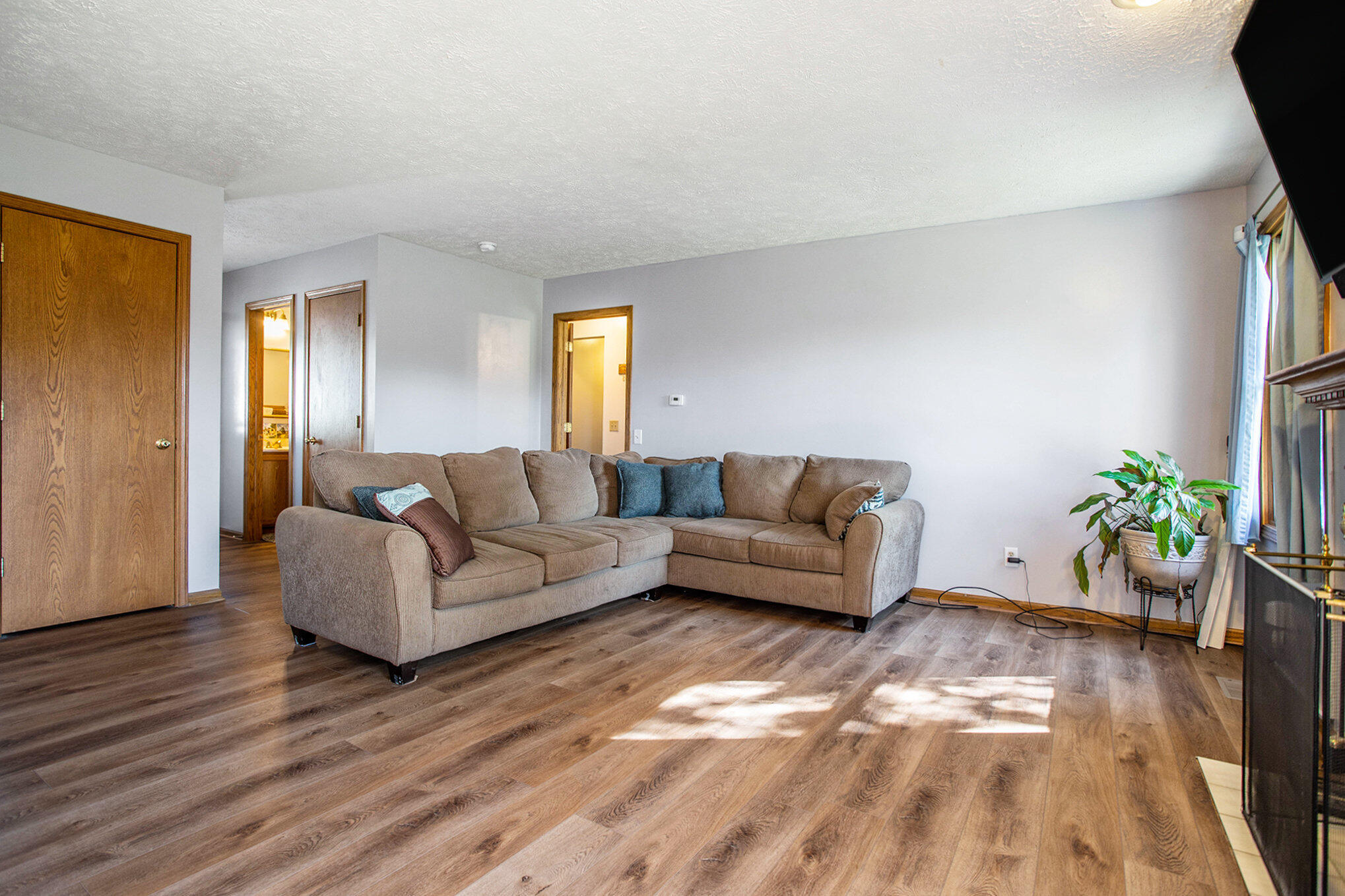 7060 Marshall Road Olivet, MI 49076 - Photo 5 of 35 Living Room