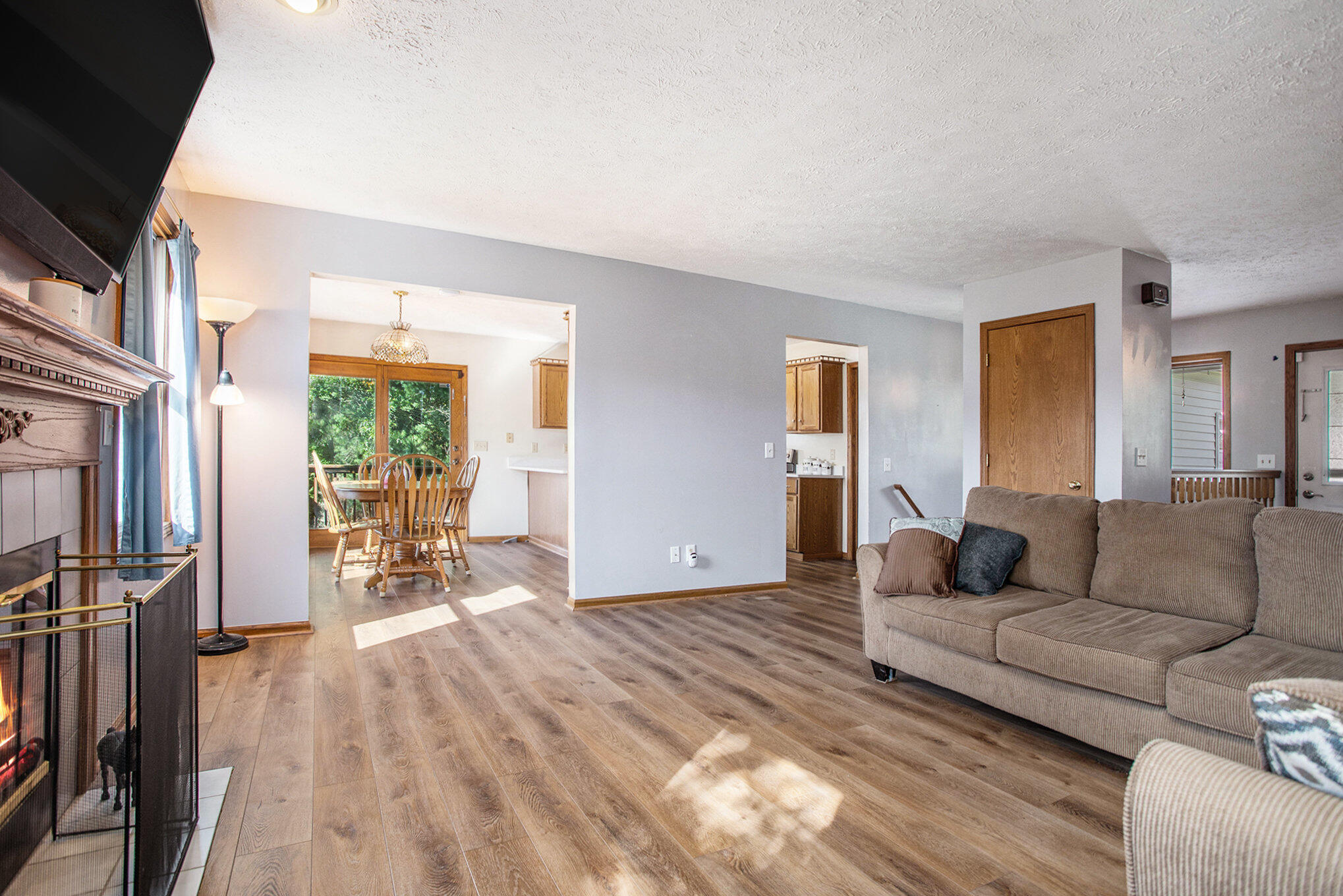 7060 Marshall Road Olivet, MI 49076 - Photo 6 of 35 Living Room