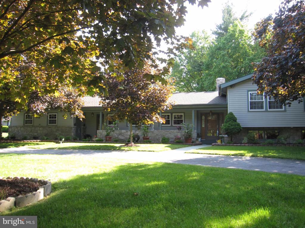 2701 Brookfield Road Lancaster, PA 17601 - Photo 1 of 36