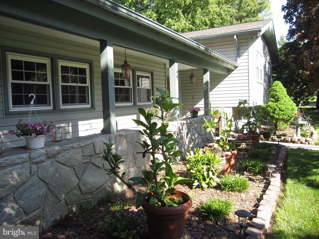 2701 Brookfield Road Lancaster, PA 17601 - Photo 3 of 36