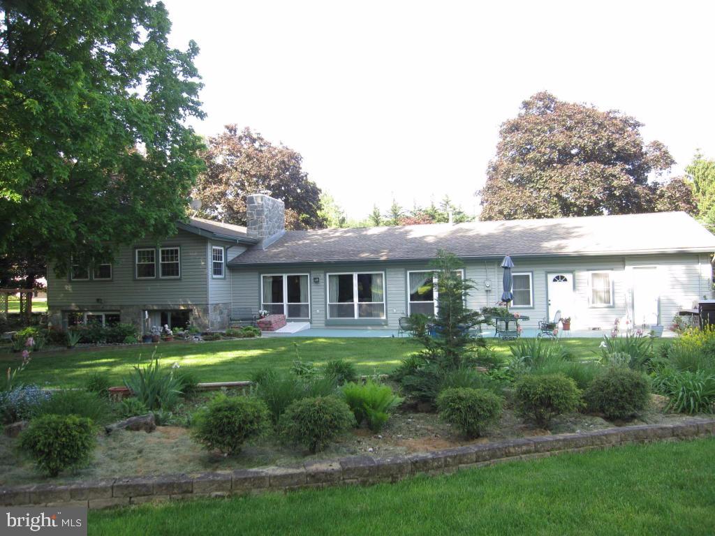 2701 Brookfield Road Lancaster, PA 17601 - Photo 4 of 36