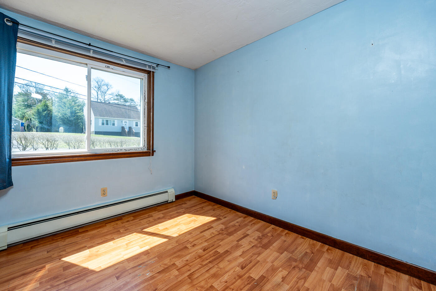 27 Howard Avenue Monument Beach, MA 02532 - Photo 16 of 24 a view of empty room with window