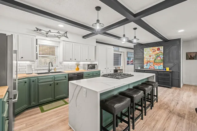 $450,000 | 122 Pony Express Trail, Lubbock, TX 79404