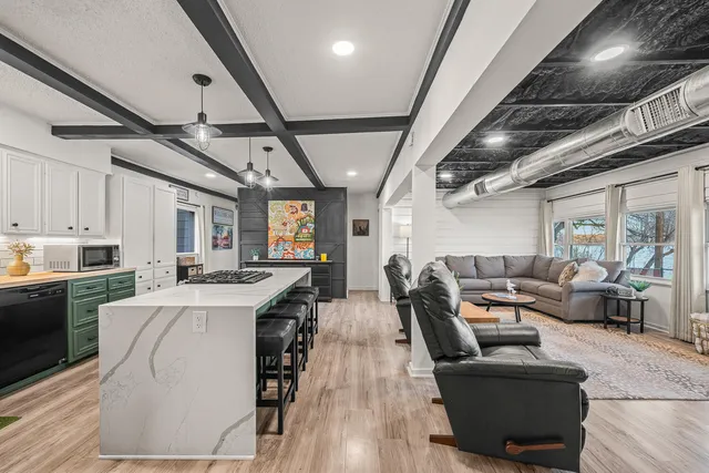 $450,000 | 122 Pony Express Trail, Lubbock, TX 79404