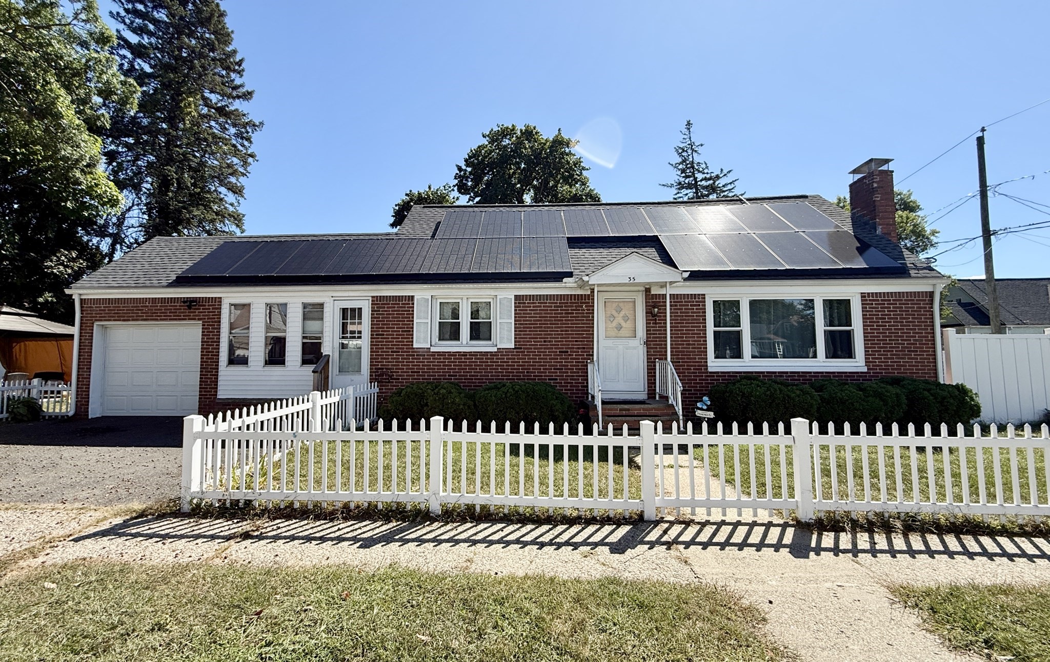 35 Long Terrace Springfield, MA 01104 - Photo 1 of 27 Gallery Image 1