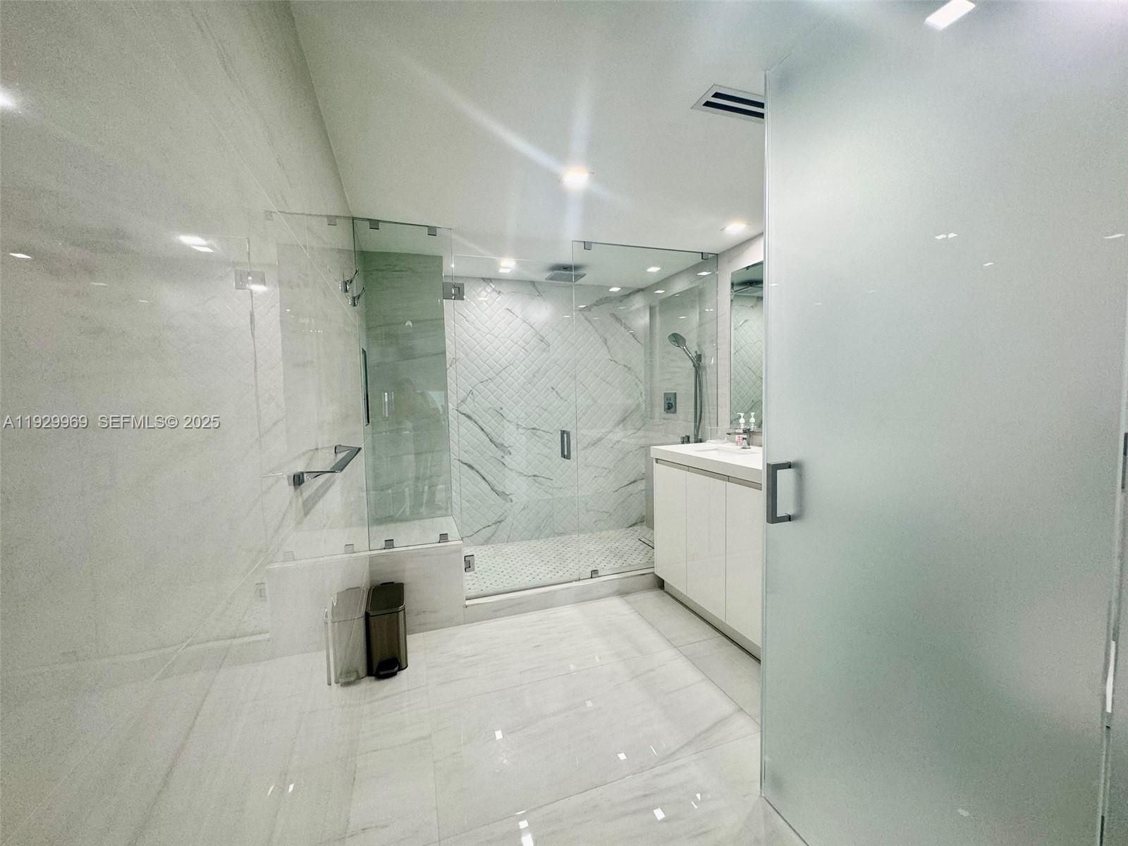 9801 Collins Avenue, Unit 5U Bal Harbour, FL 33154 - Photo 27 of 62