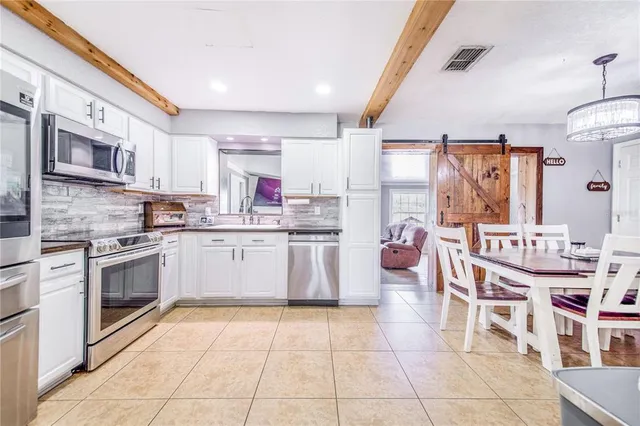 $305,000 | 498 West 7th Street, Frostproof, FL 33843