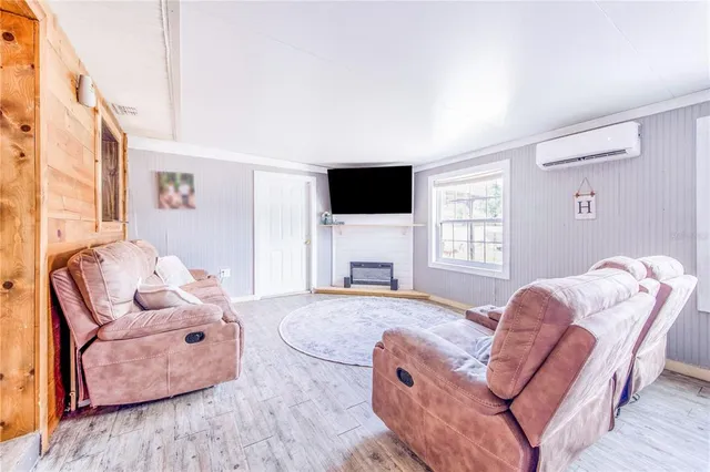 $305,000 | 498 West 7th Street, Frostproof, FL 33843