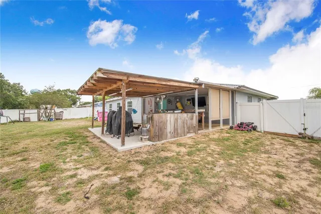 $305,000 | 498 West 7th Street, Frostproof, FL 33843