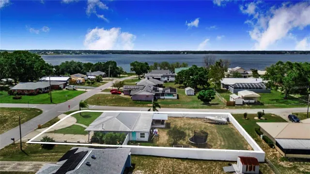 $305,000 | 498 West 7th Street, Frostproof, FL 33843