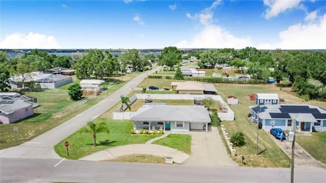 $305,000 | 498 West 7th Street, Frostproof, FL 33843