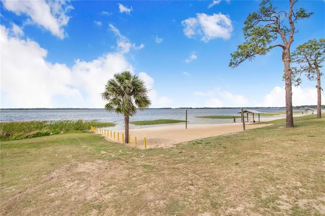 $305,000 | 498 West 7th Street, Frostproof, FL 33843