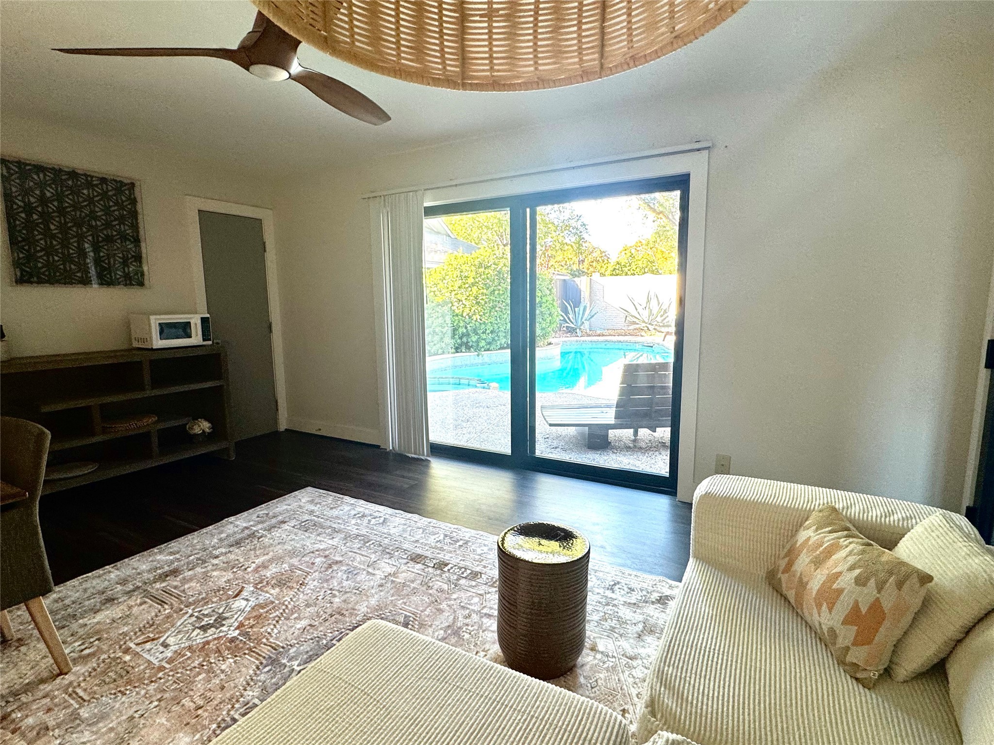 10003 Burgoyne Road Houston, TX 77042 - Photo 35 of 48 Great pool views from the 4th bedroom