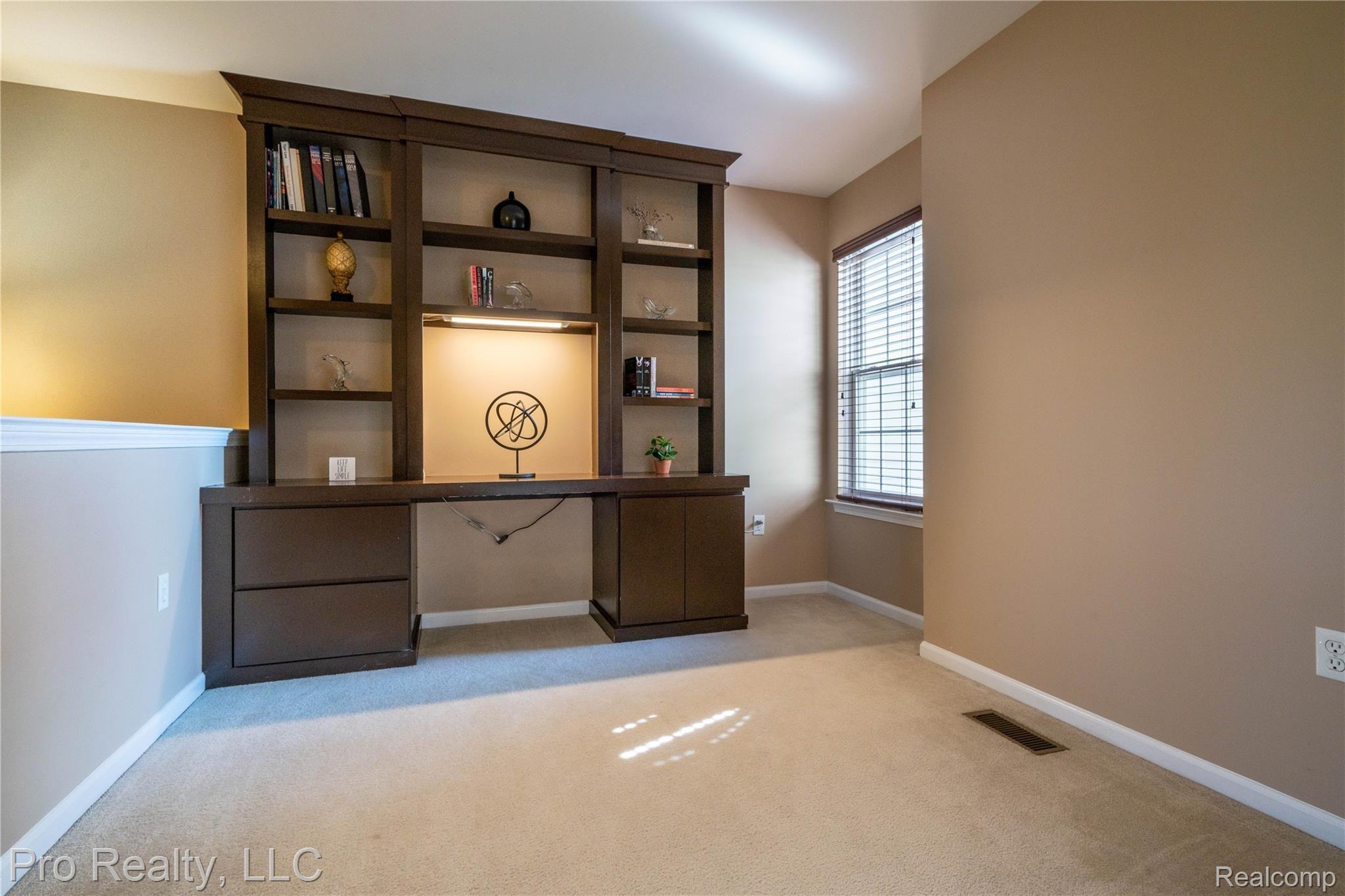 555 Cherry Orchard Road Canton, MI 48188 - Photo 15 of 23 555 Cherry-23.jpg