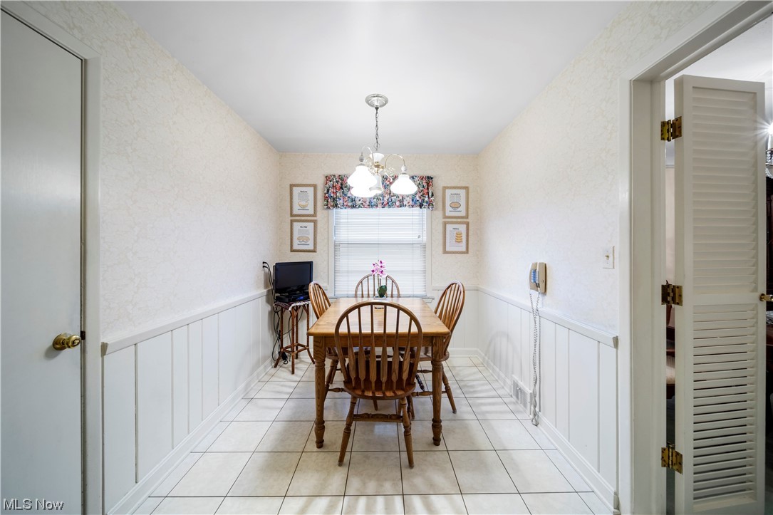 1111 Blanchester Road Lyndhurst, OH 44124 - Photo 4 of 27