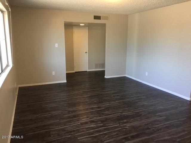 3202 West Redfield Road Phoenix, AZ 85053 - Photo 8 of 8 Living Room