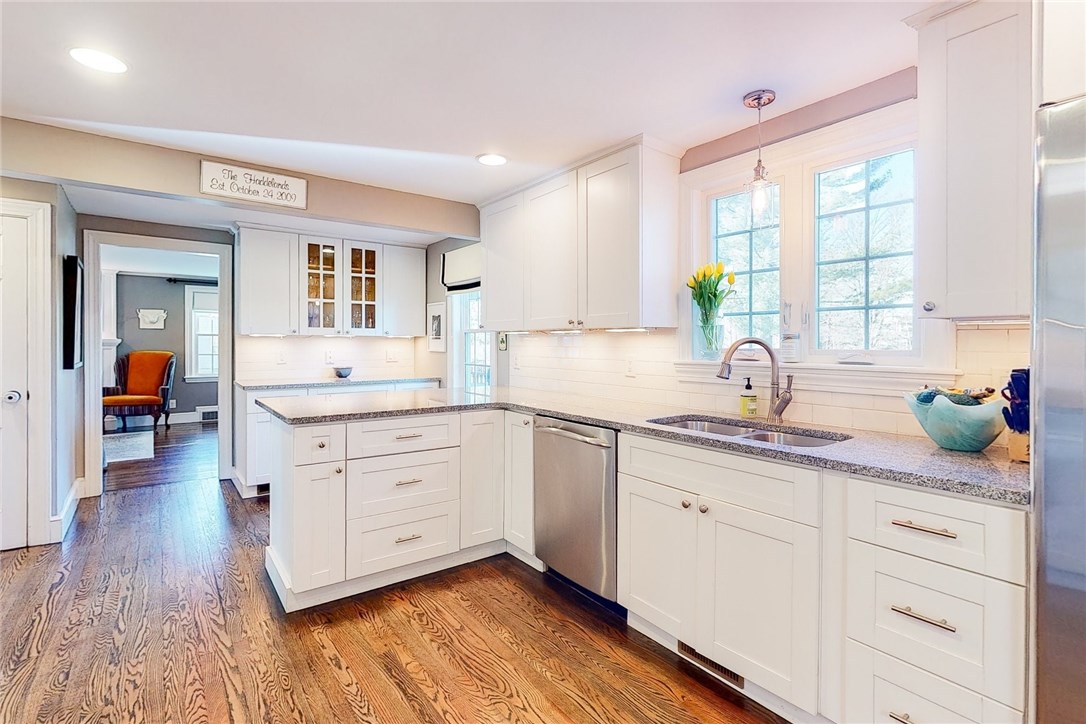 133 Crestwood Road Warwick, RI 02886 - Photo 14 of 40