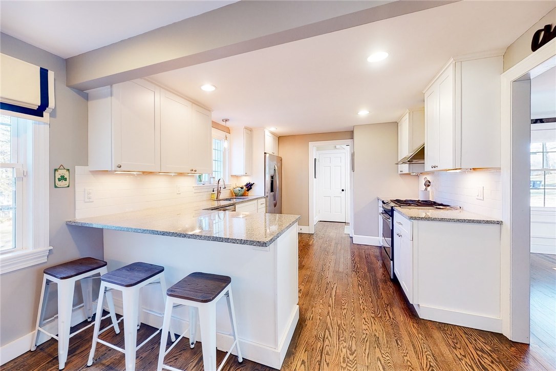 133 Crestwood Road Warwick, RI 02886 - Photo 16 of 40