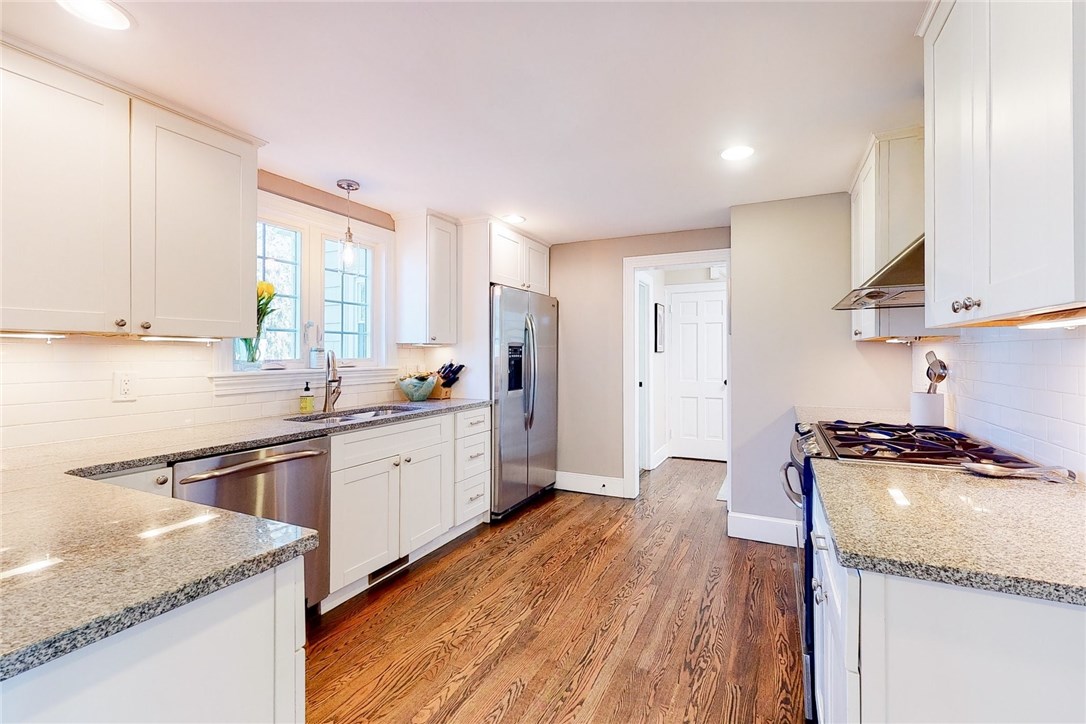 133 Crestwood Road Warwick, RI 02886 - Photo 17 of 40