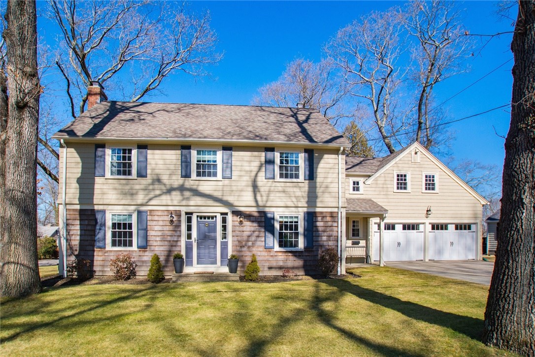133 Crestwood Road Warwick, RI 02886 - Photo 2 of 40