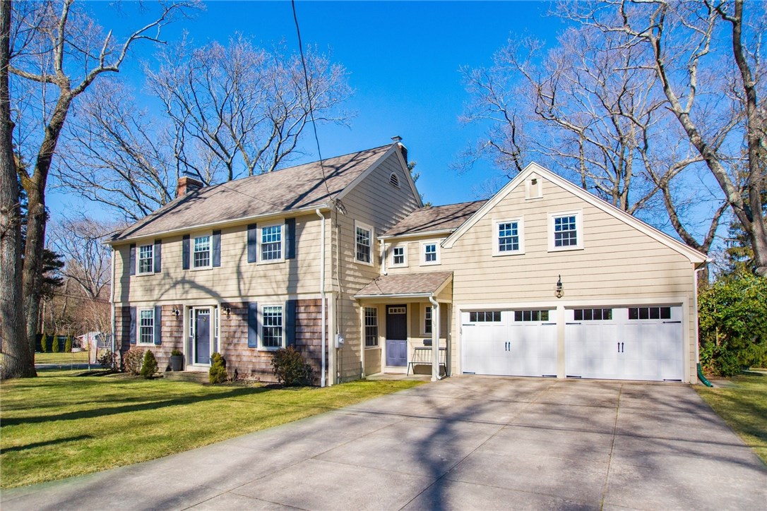 133 Crestwood Road Warwick, RI 02886 - Photo 3 of 40