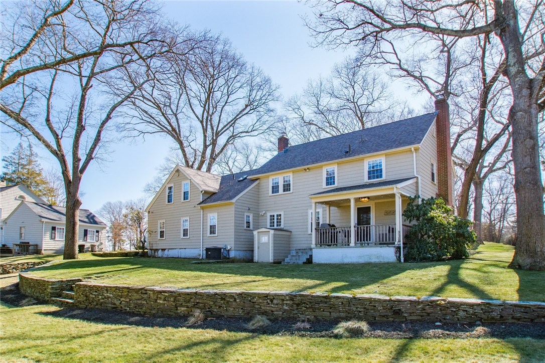 133 Crestwood Road Warwick, RI 02886 - Photo 4 of 40
