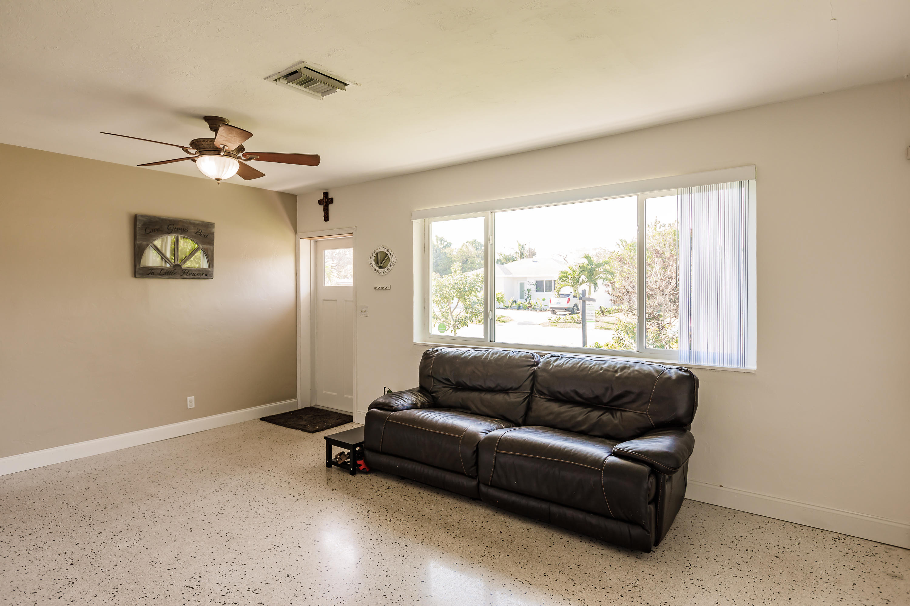 321 Gregory Road West Palm Beach, FL 33405 - Photo 8 of 31 C4ABCD79-2742-475C-9E41-BEF1CF6468CA