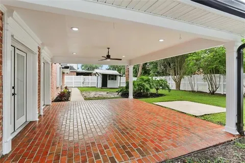 $429,000 | 925 Christana Place, Gretna, LA 70056