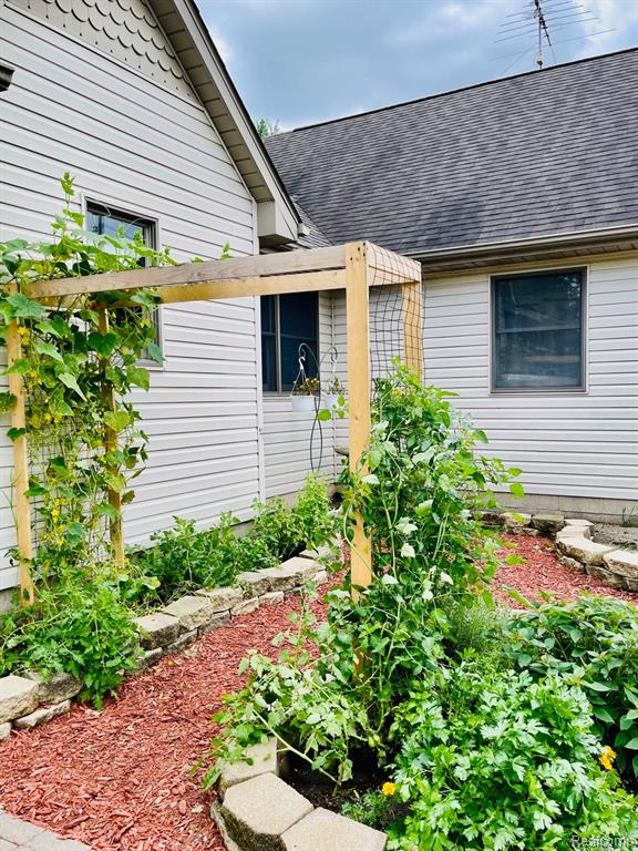 8086 Linden Road Fenton, MI 48430 - Photo 4 of 46 Gallery Image 4