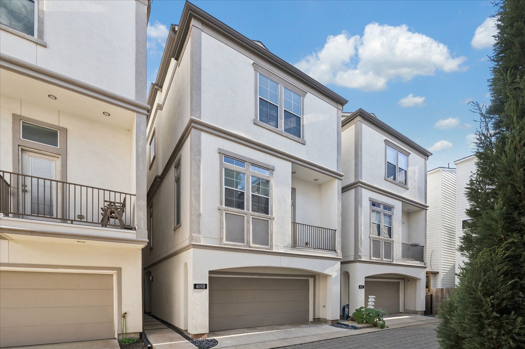 405 North Nagle Street, Unit B Houston, TX 77003 - Photo 22 of 24 a front view of a building with many windows