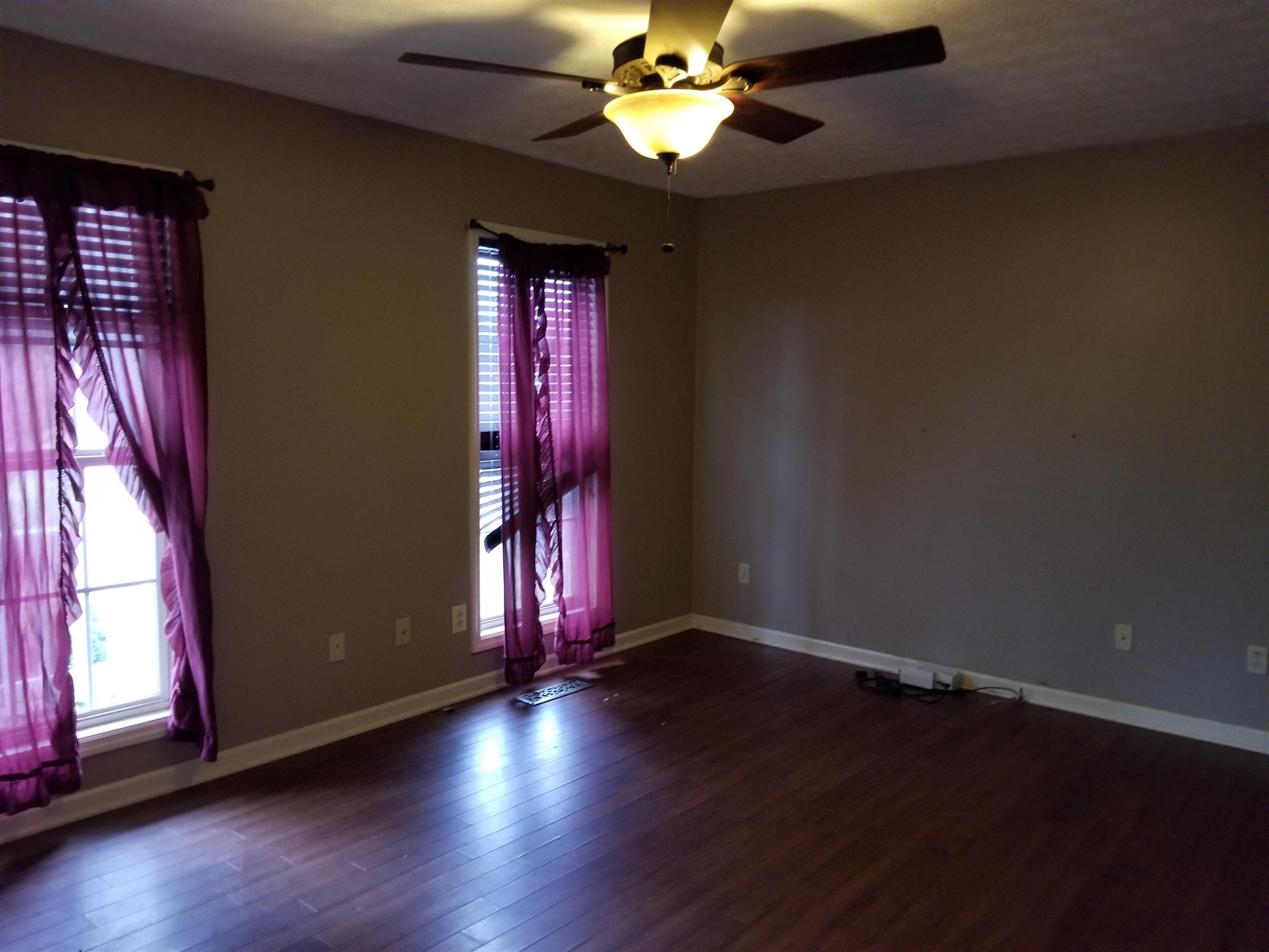 1474 Maple Grove Road Lafayette, TN 37083 - Photo 5 of 15 Living room.