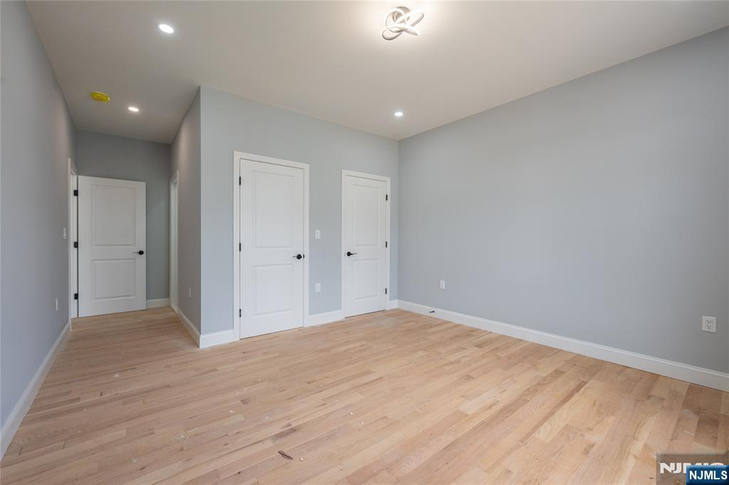412 Gregory Road Paramus, NJ 07652 - Photo 21 of 45 Gallery Image 21