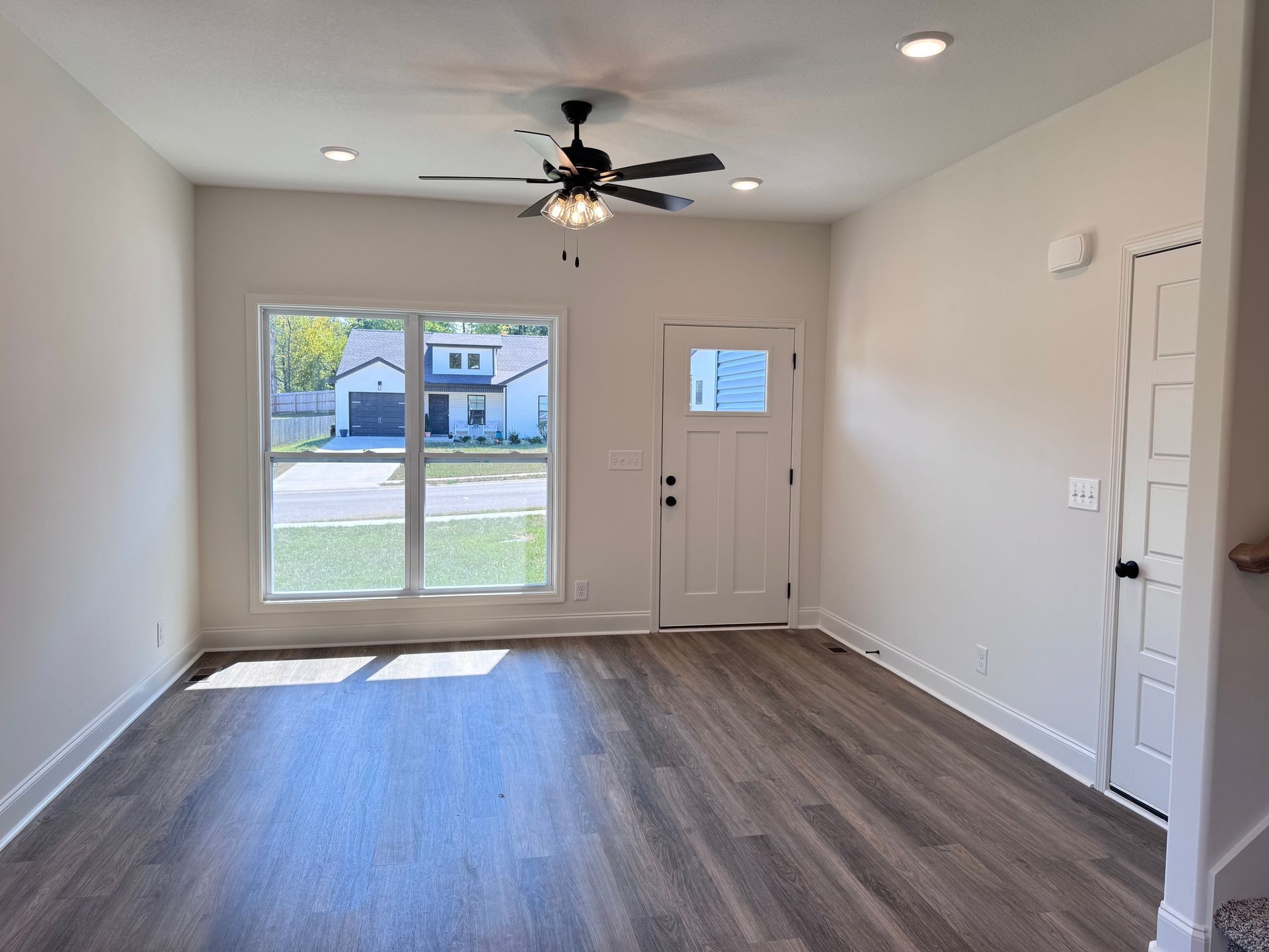 214 Wayne Hall Road Clarksville, TN 37040 - Photo 3 of 32 Gallery Image 3