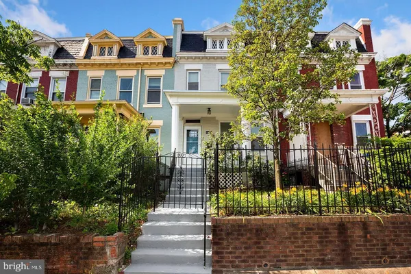 $3,500 | 143 V Street Northeast, Washington, DC 20002