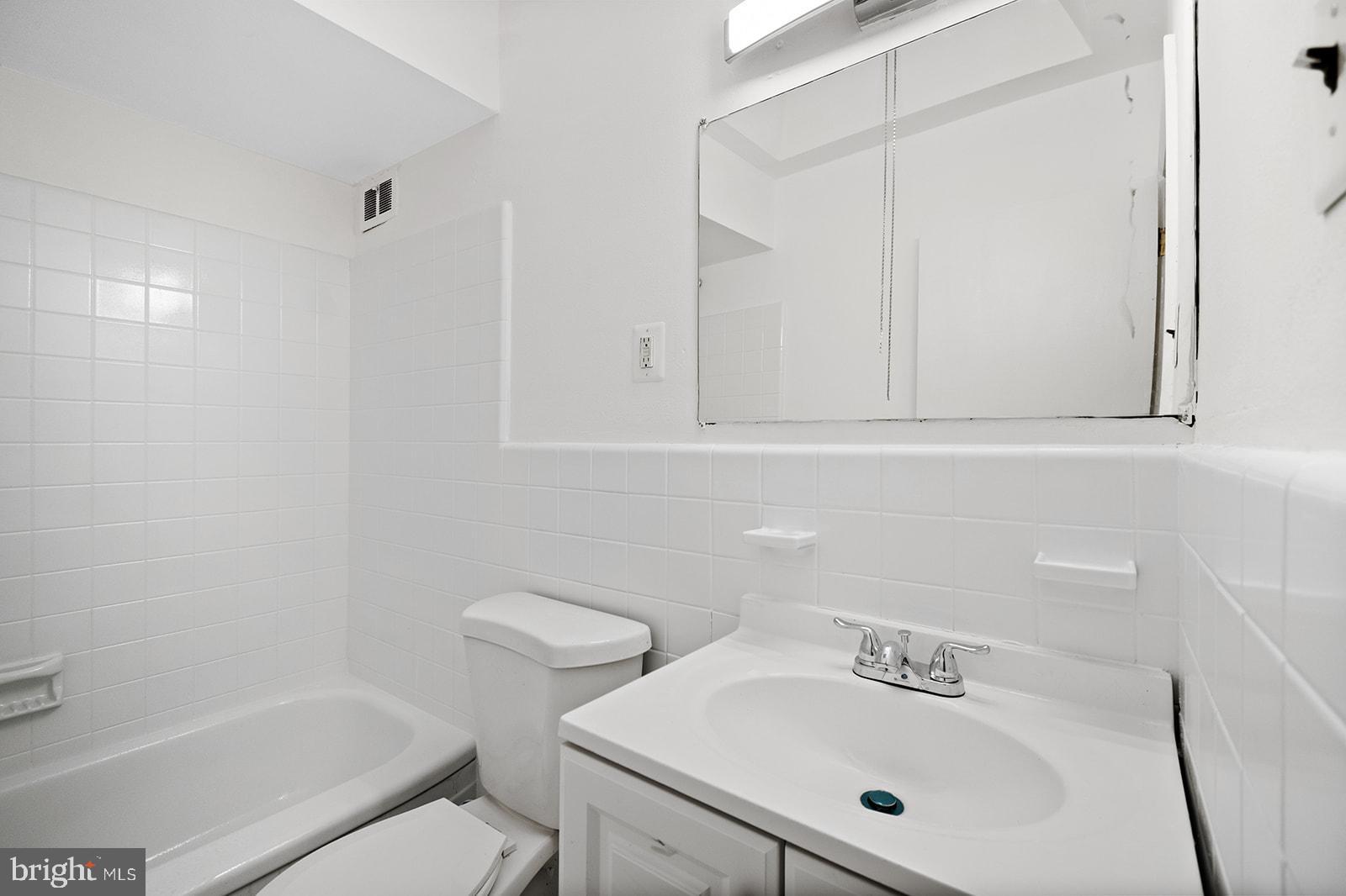 3722 Lankenau Road Philadelphia, PA 19131 - Photo 9 of 20 Gallery Image 9