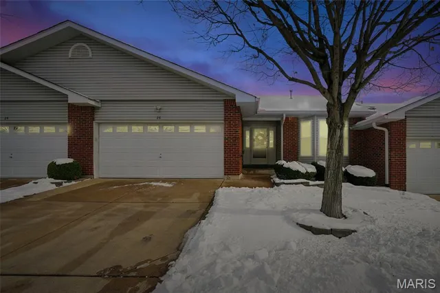 $305,000 | 26 Bardstown Court, Unit 36C, St. Charles, MO 63303