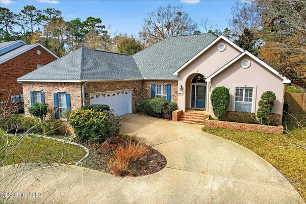 $368,900 | 85532 Diamondhead Drive West, Diamondhead, MS 39525