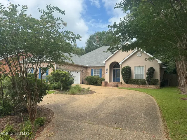 $368,900 | 85532 Diamondhead Drive West, Diamondhead, MS 39525