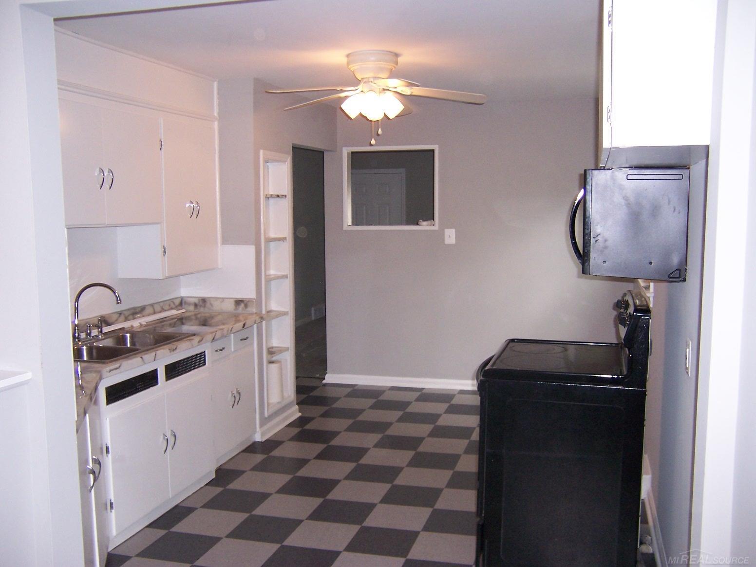 5134 Toepfer Road Warren, MI 48091 - Photo 8 of 17