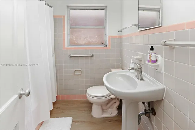 $3,999 | 326 Van Buren Street, Unit 326, Hollywood, FL 33019