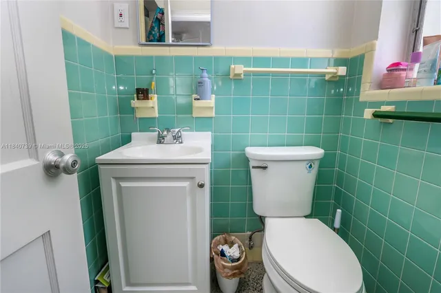 $3,999 | 326 Van Buren Street, Unit 326, Hollywood, FL 33019