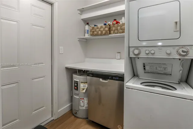 $3,999 | 326 Van Buren Street, Unit 326, Hollywood, FL 33019