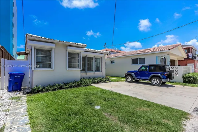 $3,999 | 326 Van Buren Street, Unit 326, Hollywood, FL 33019