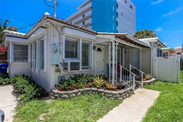 $3,999 | 326 Van Buren Street, Unit 326, Hollywood, FL 33019