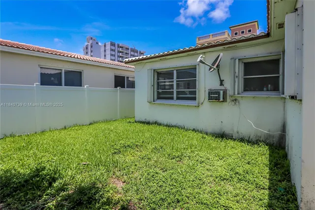 $3,999 | 326 Van Buren Street, Unit 326, Hollywood, FL 33019